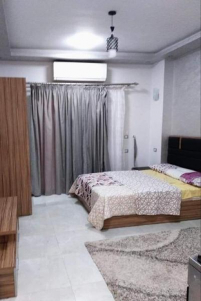 Al makramia Compound